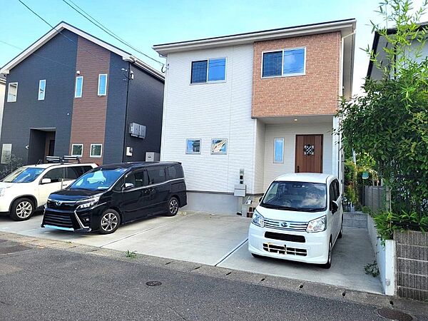 小学校徒歩10分圏内でお子様の通学に安心ですね。