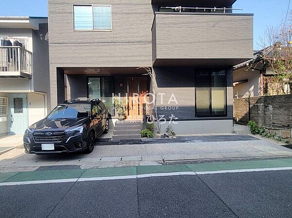 駐車場2台分あります。