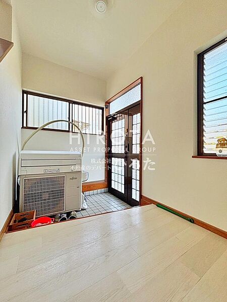 玄関も広々としているので大人数の来客も安心