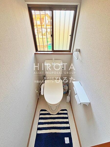 温水洗浄便座で冬も暖かく使用できます