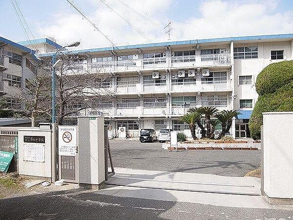 北九州市立霧丘中学校（694m）