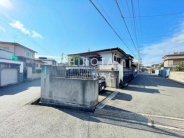 赤坂小学校まで徒歩8分、折尾中学校まで徒歩6分　