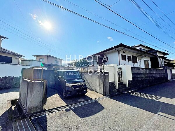 スーパーやコンビニが徒歩7分圏内　