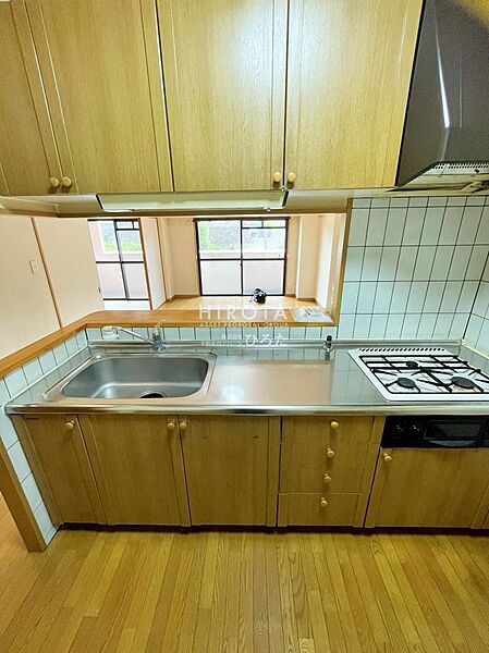 カウンターキッチンなのでコミュニケーションを取りながらお料理できるのが嬉しいですね。