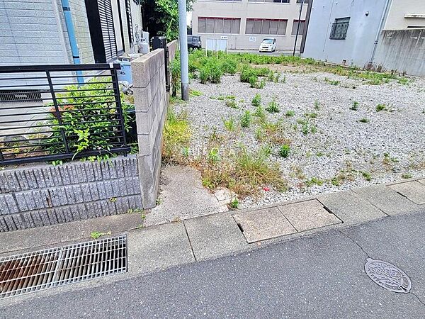 隣地との境界です。