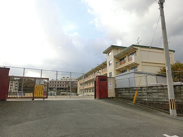 北九州市立竹末小学校（635m）