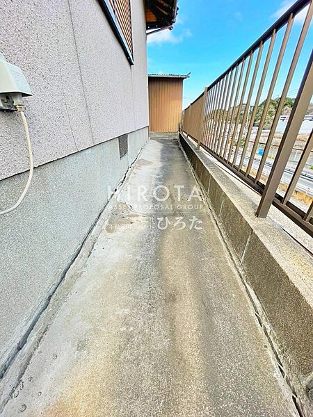 小屋裏手部分