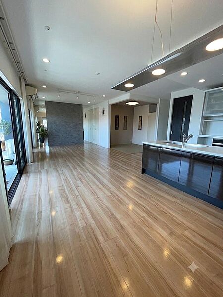約92平米の広々としたお部屋です。