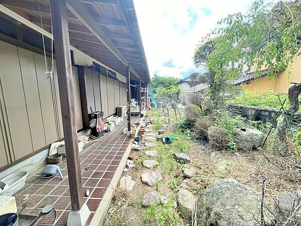 約98.56坪のお土地です。