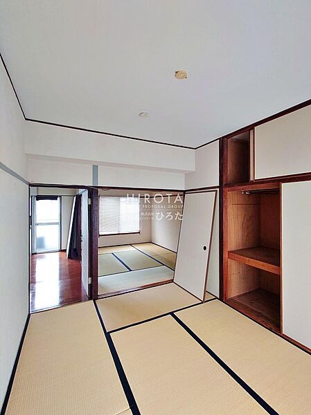 2面バルコニーで日当たり、風通しも良好なお部屋です。