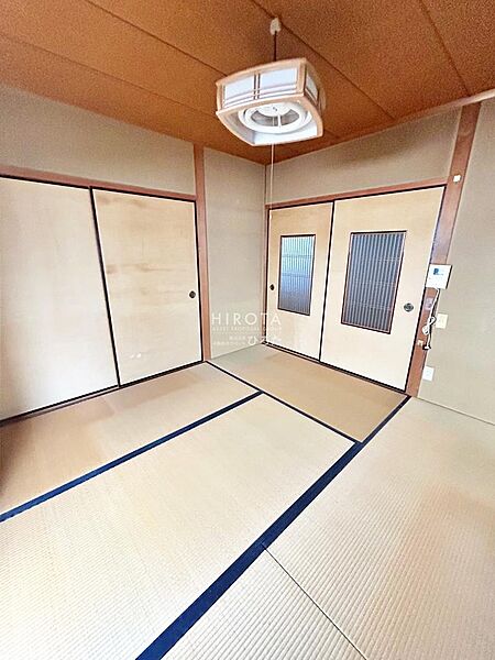 和室だと足をのばして寛ぐことができ、客間やお子様の遊び場など幅広い用途で利用できます。