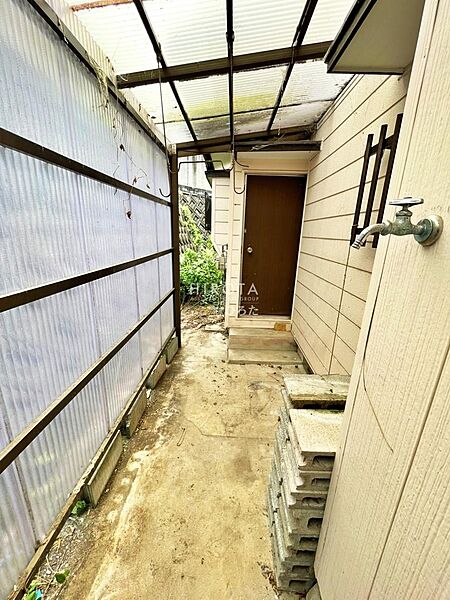 外にも水栓があります。