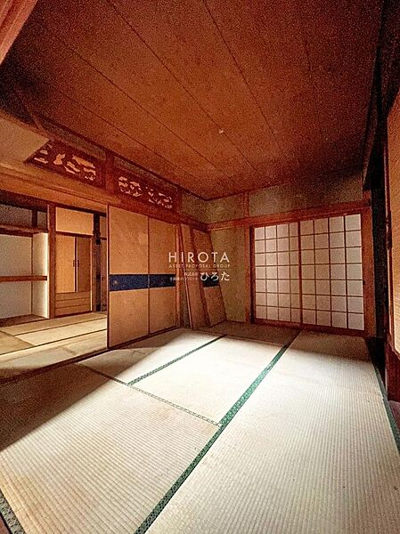 一つあると嬉しい和室はお子様を遊ばせるのに安心ですね。