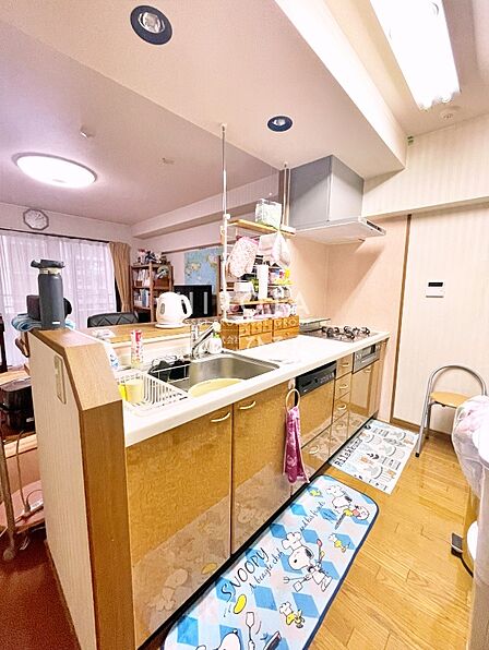 カウンターキッチンなのでコミュニケーションを取りながらお料理できるのが嬉しいですね。