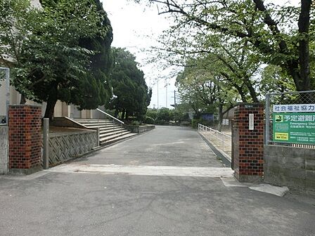 北九州市立中井小学校（586m）