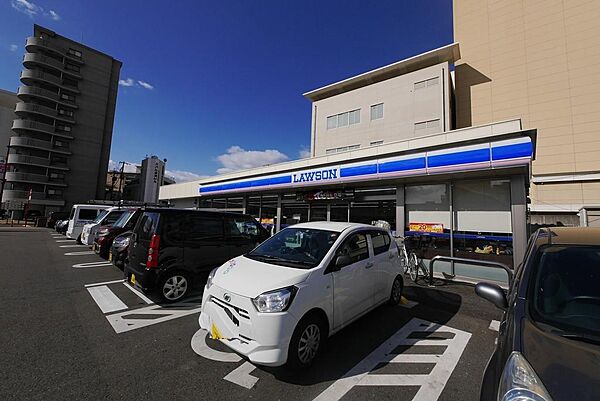ローソン小倉江南町西店（96m）