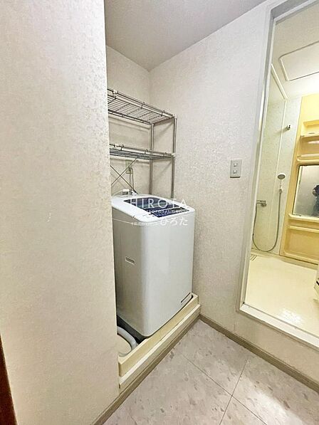 台風の影響や盗難の心配を考えると室内洗濯機置き場は安心ですね。