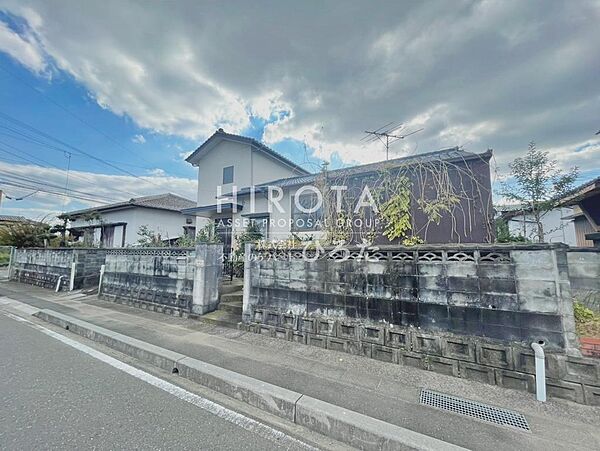 ハローデイ中尾店まで車で5分。