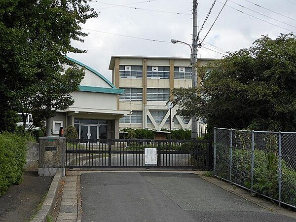 中間市立中間東中学校（2231m）