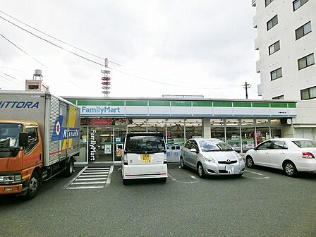 ファミリーマート小倉中津口店(44m)
