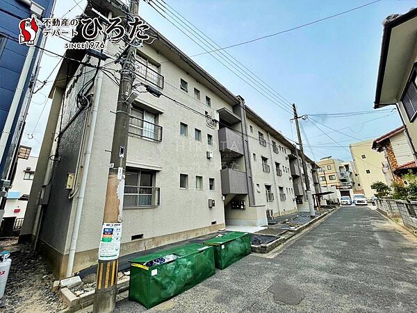 ゴミステーションには柵があり、鳥等に荒らされる心配が少ないのが嬉しいですね。　