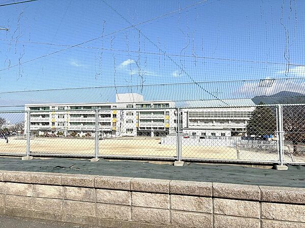 北九州市立守恒中学校（924m）