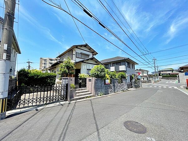 守恒小学校前バス停まで、４分です。