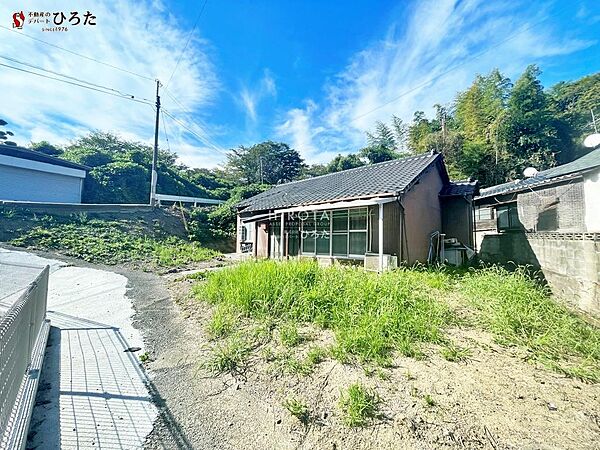 鴨生田小学校まで徒歩12分、二島中学校まで徒歩5分