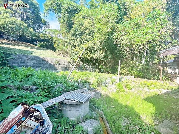 鴨生田小学校まで徒歩12分、二島中学校まで徒歩5分