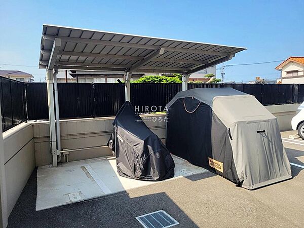 駐輪場はがいくつかあり、すぐに利用できますね。