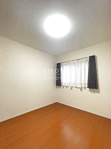 　AIにて荷物を撤去した画像です。2階には洋室3部屋あり、ご家族の寝室にピッタリですね
