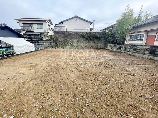 イオンなかま店まで車で約3分、日々のお買い物にも嬉しい環境です。