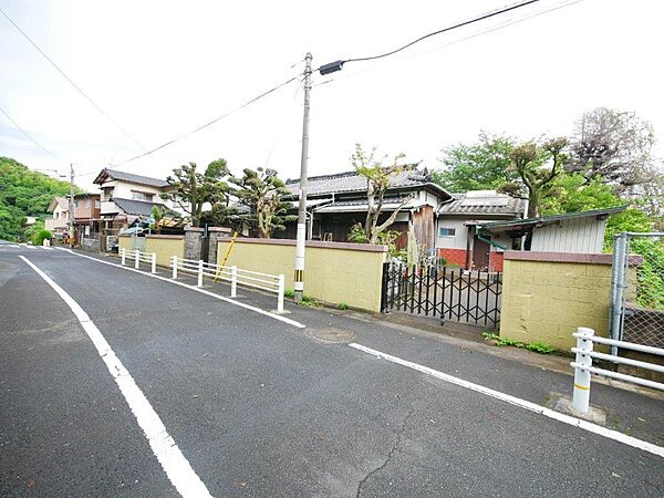 南側道路です。