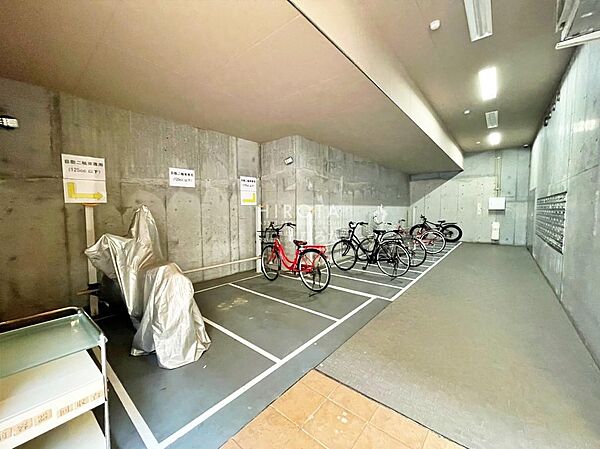 駐輪場があると子どもの自転車等で場所を取らなくて済むので玄関がスッキリしますね。