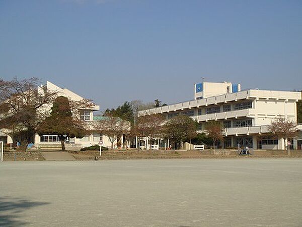 南小学校700ｍ