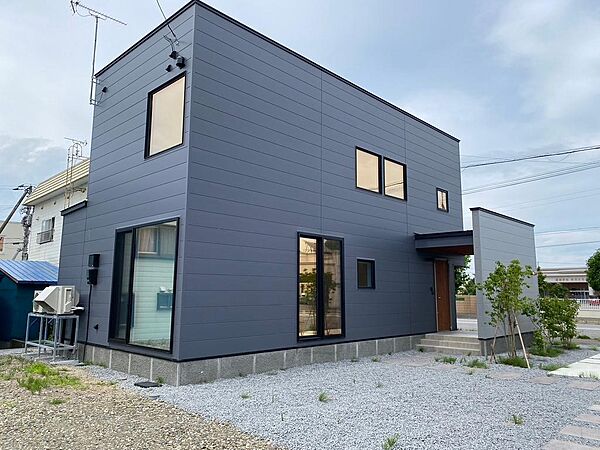 detached 北海道滝川市新町３丁目
地図を見る
