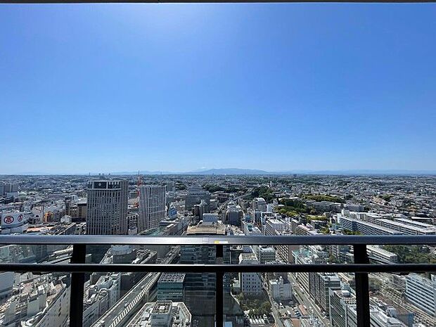 THE　YOKOHAMA　FRONT　TOWER(2LDK) 32階の外観