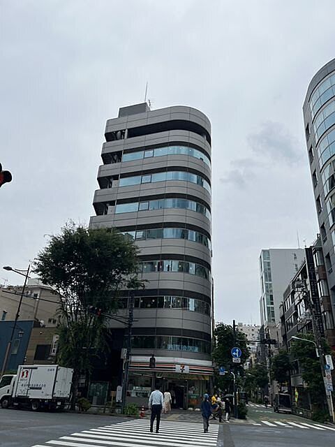 7 / 15