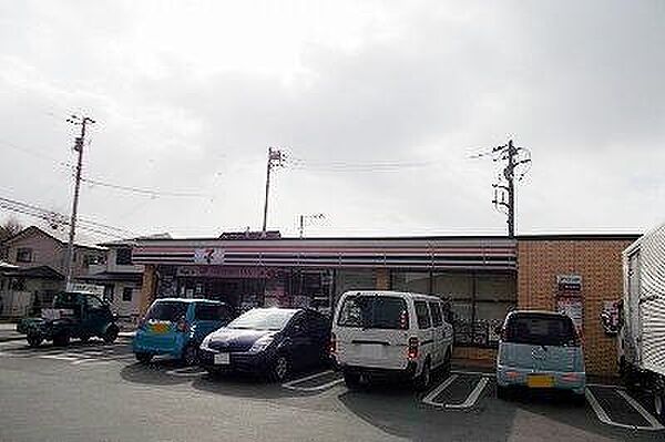 画像15:セブンイレブン三島谷田南店まで700m