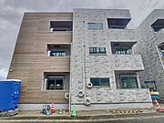 梅林駅より徒歩5分 築1年5ヶ月 3階建の賃貸物件