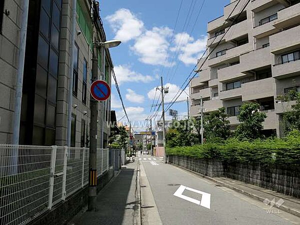 敷地南西側の前面道路