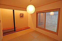 広さを活かしたゆとりのある和室