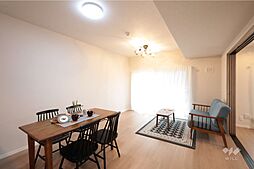 西宮マリナパークシティ桜のまち3番館 4LDKのリビング/ダイニング