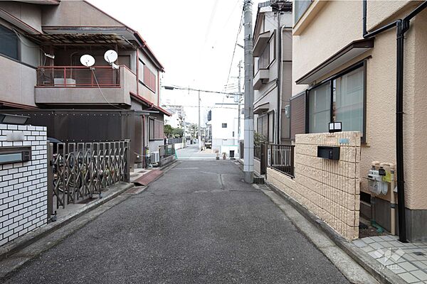 物件の前面道路（側から）［2026年2月12日撮影］