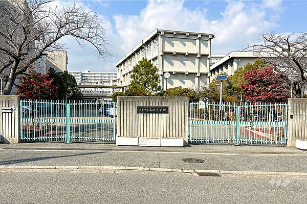 真砂中学校[公立]の外観