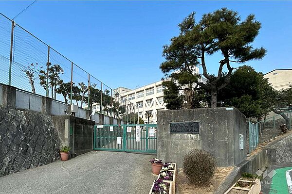 神原小学校[公立]の外観