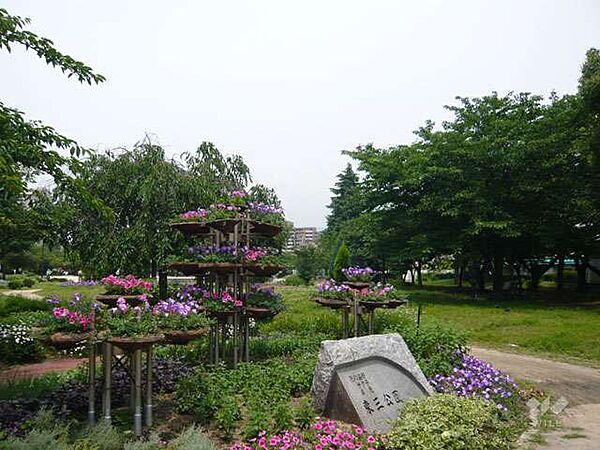 東三公園の外観