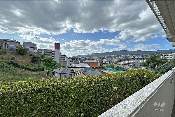 バルコニーからの眺め（南西方向）［2023年10月6日撮影］