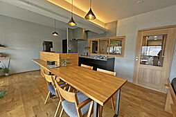 売主様こだわりのリフォーム済み住戸！