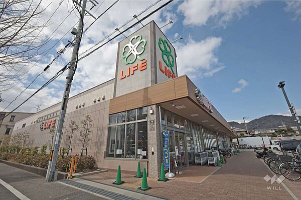 ライフ(箕面桜ケ丘店)の外観